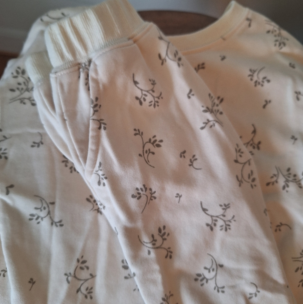 Floral and Patterned Kids Pajamas Set Of 3 - Picture 6 of 10